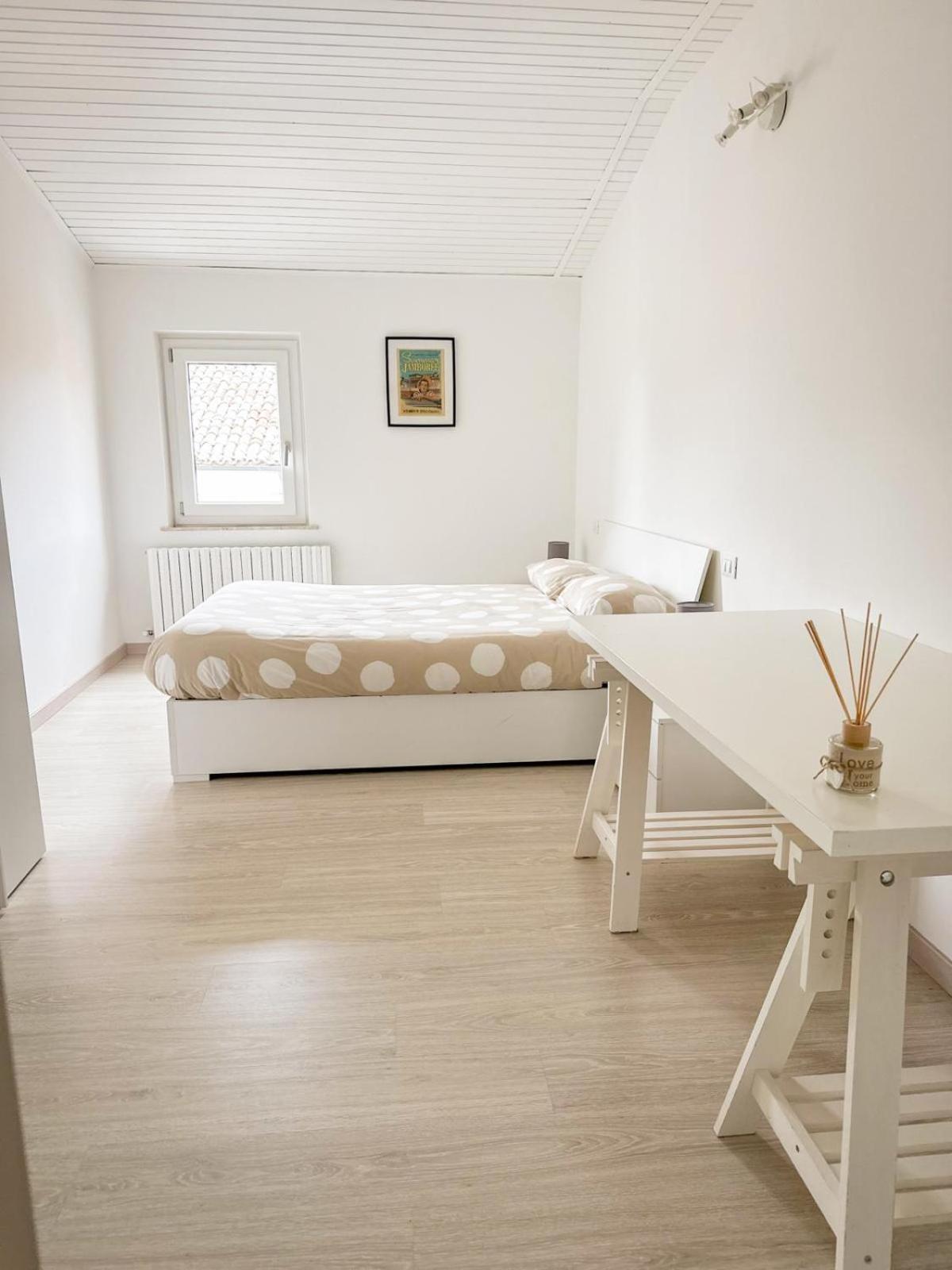 Apartmán La Via Del Castello Castelferretti Exteriér fotografie