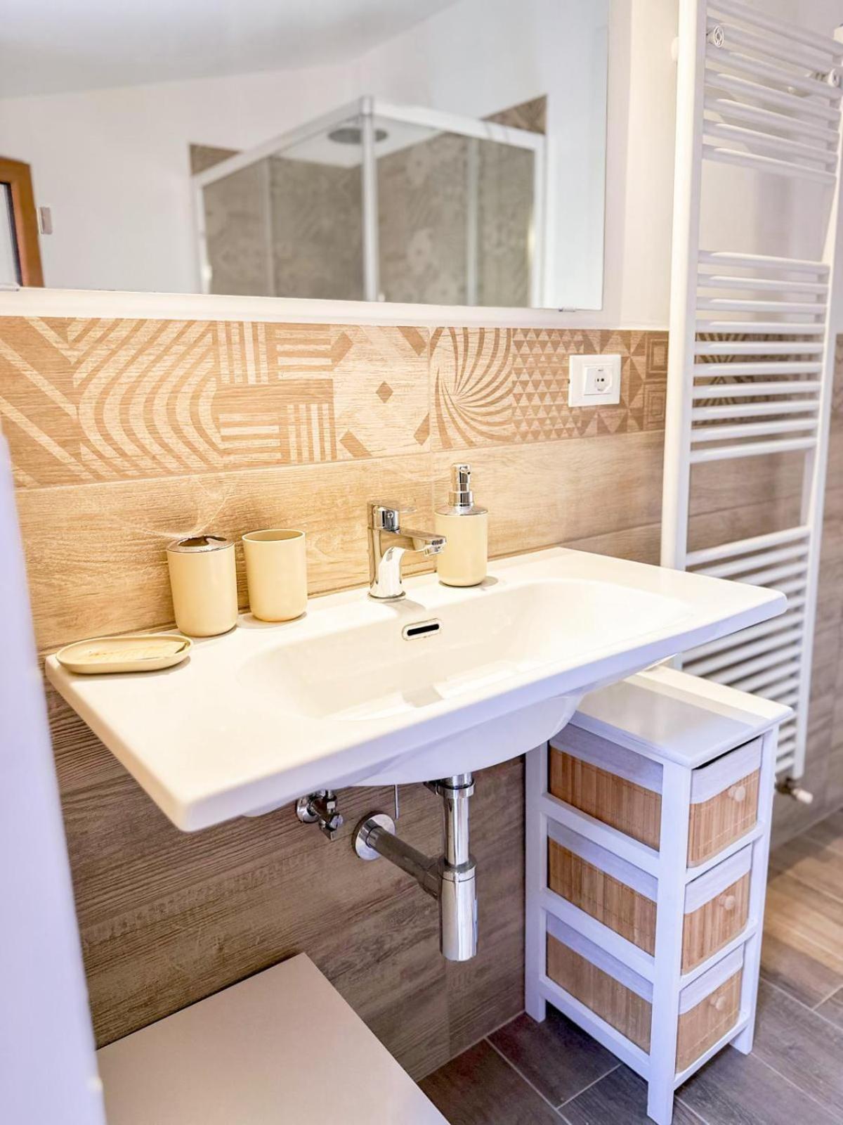 Apartmán La Via Del Castello Castelferretti Exteriér fotografie